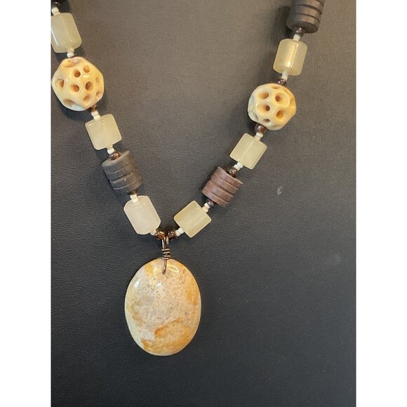 Handcrafted Beaded Necklace With Natural Stone Pendant - Picture 1 of 4